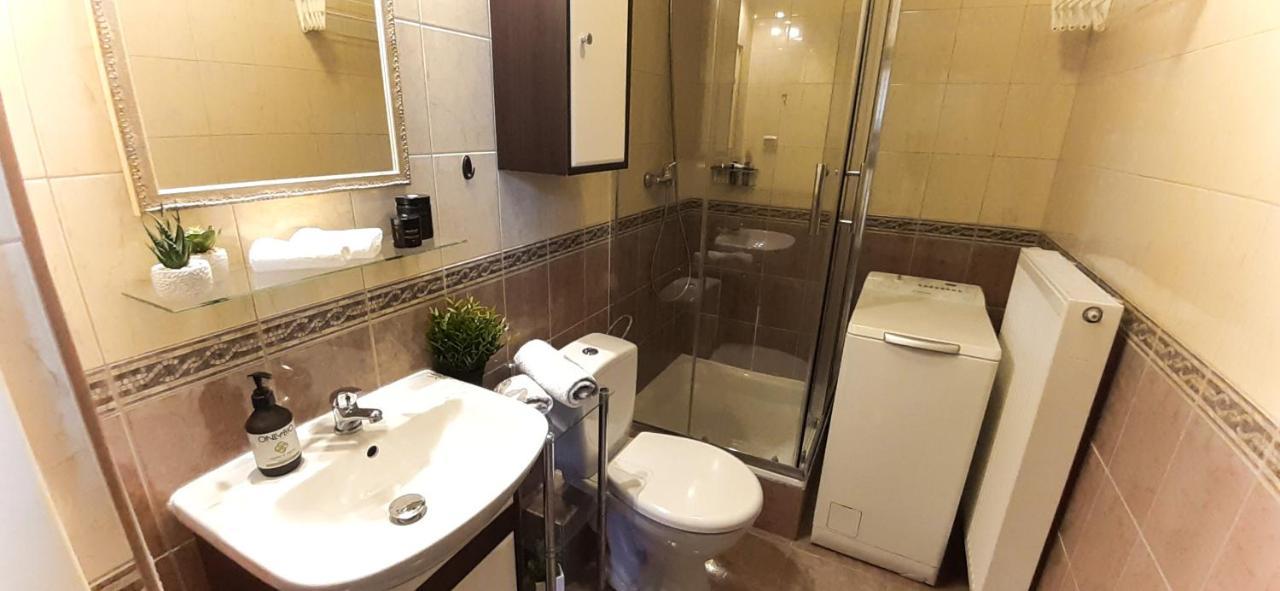 Rondo Onz Metro, Krochmalna 32A Street Warsaw Ngoại thất bức ảnh